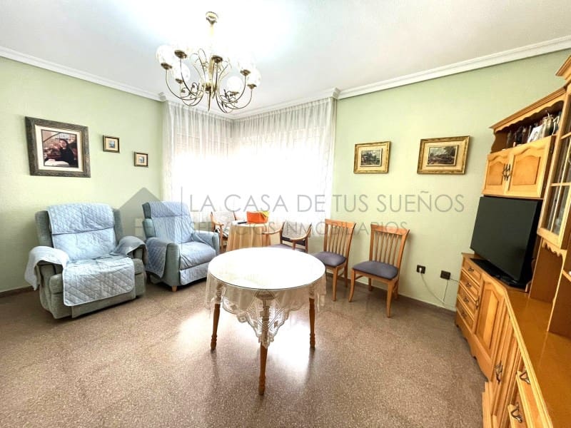 6 bedroom Bungalow for sale in Sax with garage - € 450,000 (Ref: 9929034)
