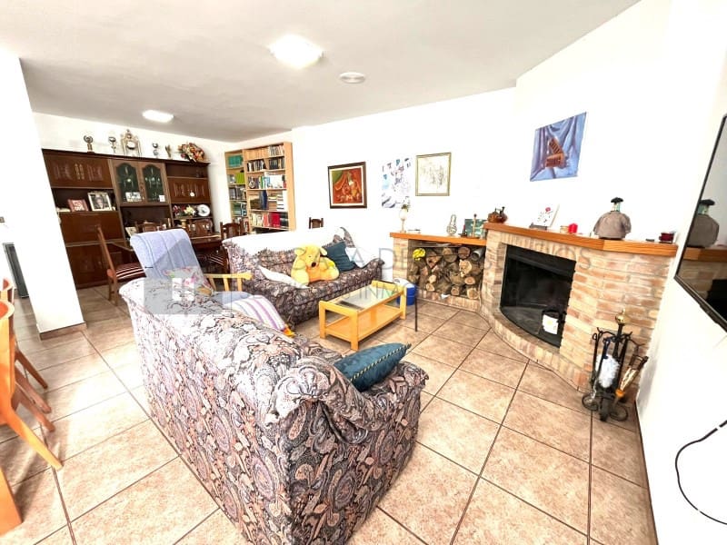 6 bedroom Bungalow for sale in Sax with garage - € 450,000 (Ref: 9929034)