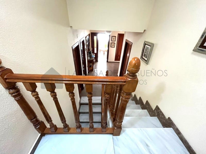 6 bedroom Bungalow for sale in Sax with garage - € 450,000 (Ref: 9929034)