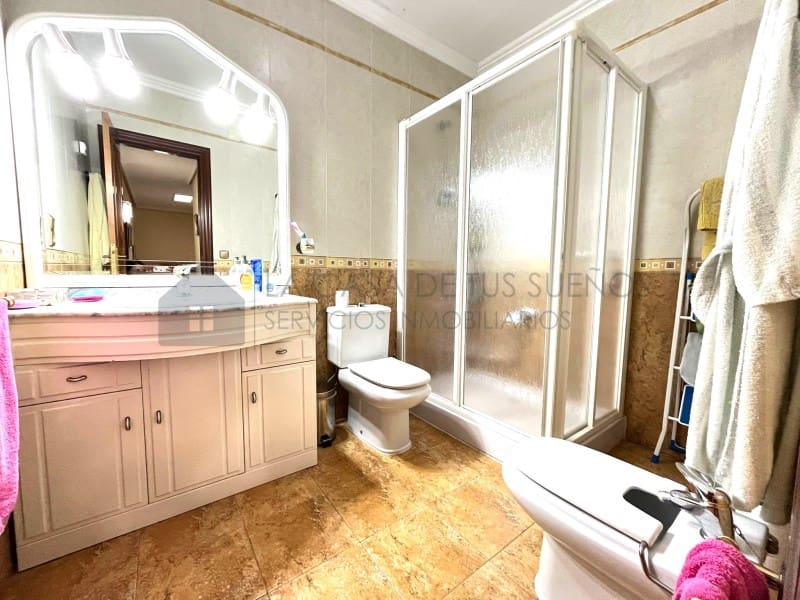 6 bedroom Bungalow for sale in Sax with garage - € 450,000 (Ref: 9929034)