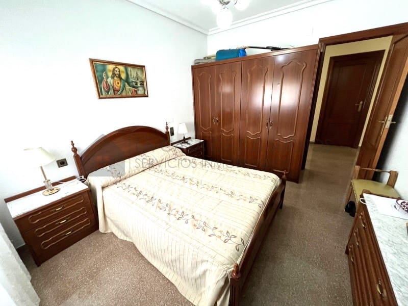 6 bedroom Bungalow for sale in Sax with garage - € 450,000 (Ref: 9929034)