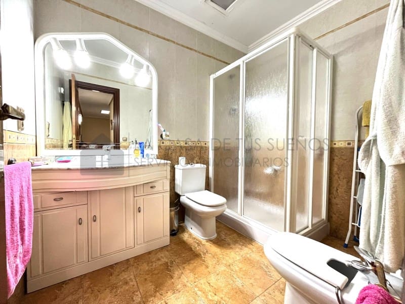6 bedroom Bungalow for sale in Sax with garage - € 450,000 (Ref: 9929034)