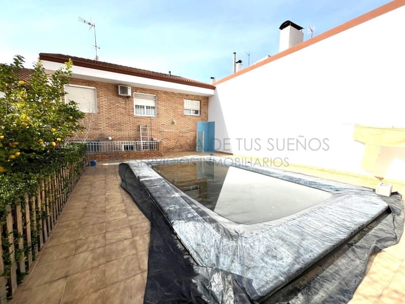 6 bedroom Bungalow for sale in Sax with garage - € 450,000 (Ref: 9929034)
