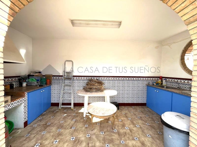 6 bedroom Bungalow for sale in Sax with garage - € 450,000 (Ref: 9929034)
