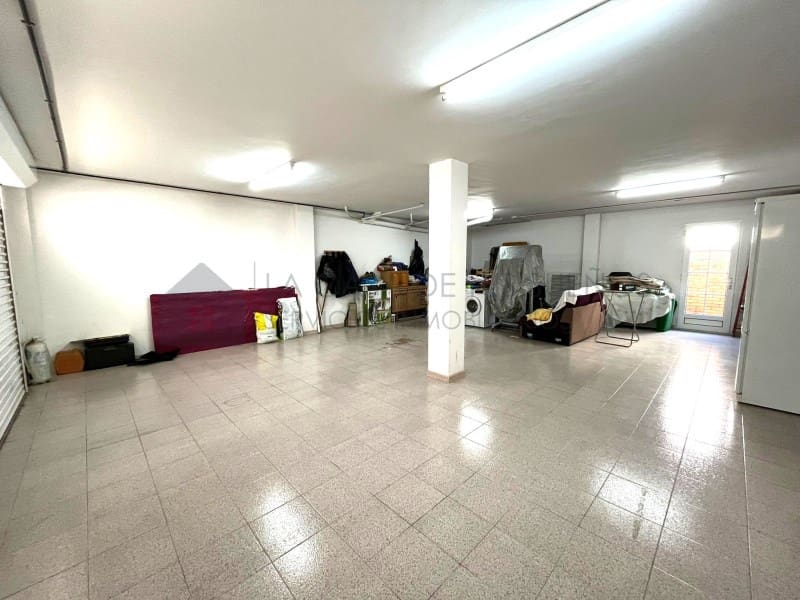 6 bedroom Bungalow for sale in Sax with garage - € 450,000 (Ref: 9929034)