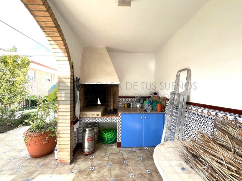 6 bedroom Bungalow for sale in Sax with garage - € 450,000 (Ref: 9929034)