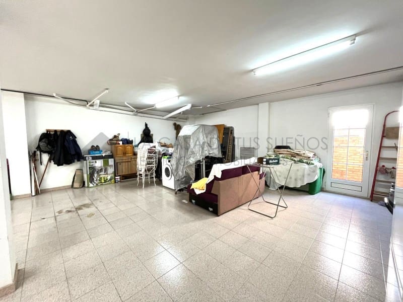6 bedroom Bungalow for sale in Sax with garage - € 450,000 (Ref: 9929034)