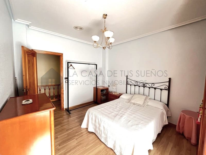 4 sovrum Hus till salu i Sax med garage - 260 000 € (Ref: 9936051)
