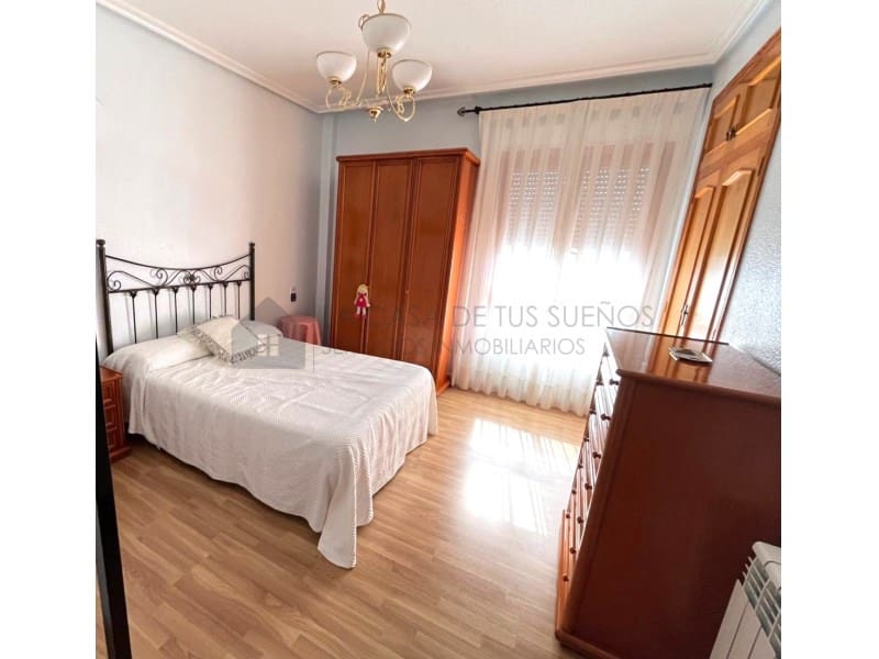 4 sovrum Hus till salu i Sax med garage - 260 000 € (Ref: 9936051)