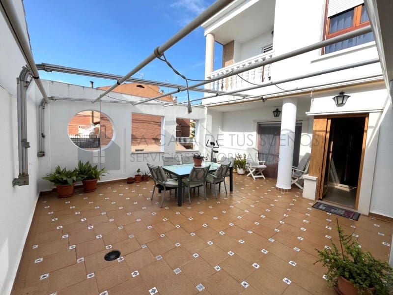 4 sovrum Hus till salu i Sax med garage - 260 000 € (Ref: 9936051)