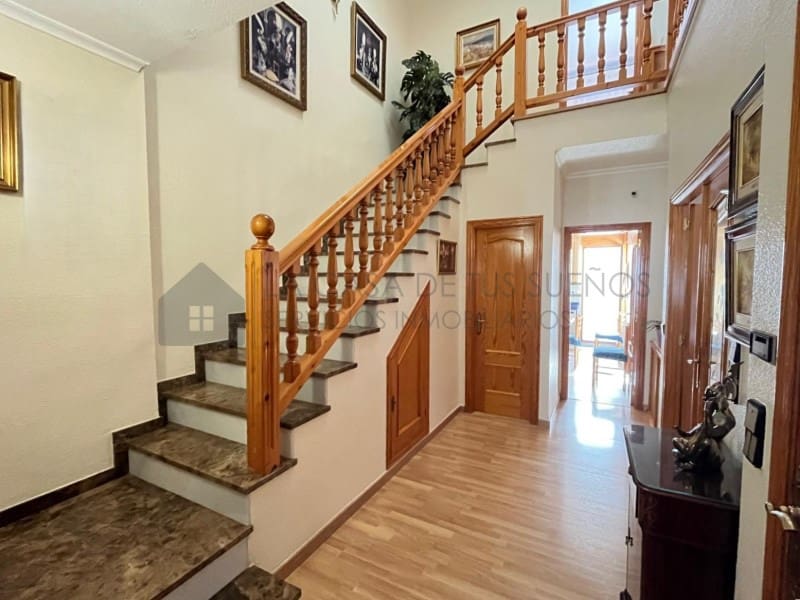 4 sovrum Hus till salu i Sax med garage - 260 000 € (Ref: 9936051)