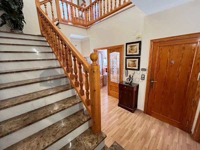 4 sovrum Hus till salu i Sax med garage - 260 000 € (Ref: 9936051)