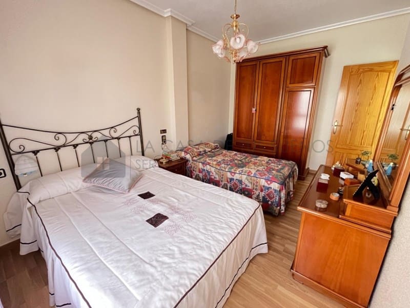 4 sovrum Hus till salu i Sax med garage - 260 000 € (Ref: 9936051)