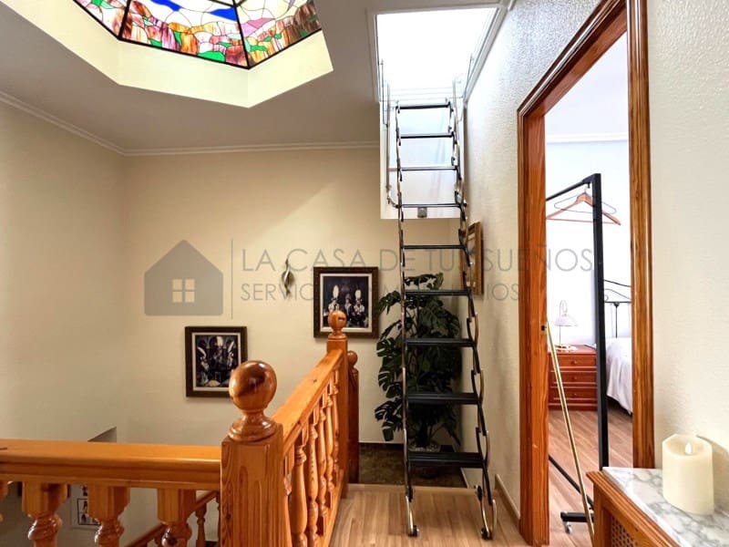 4 sovrum Hus till salu i Sax med garage - 260 000 € (Ref: 9936051)