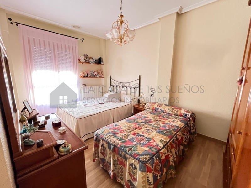 4 sovrum Hus till salu i Sax med garage - 260 000 € (Ref: 9936051)