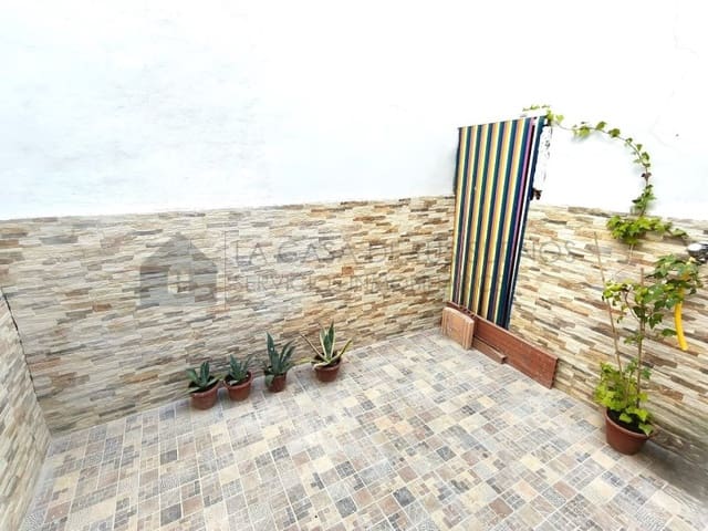 4 quarto Casa em Banda para venda em Sax - 79 000 € (Ref: 9936052)