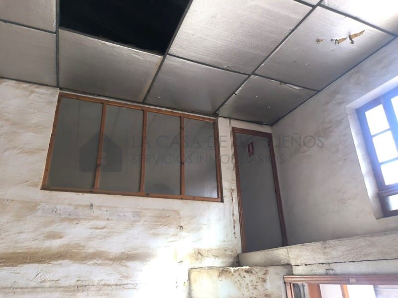 Commercial for sale in Sax - € 110,000 (Ref: 9937811)