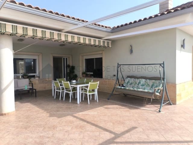 Villa/Maison de 4 chambres à louer à Sax avec piscine garage - 1 800 € (Ref: 9984543)