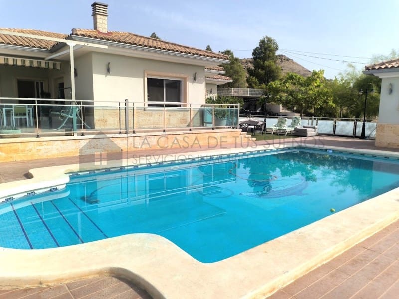 4 camera da letto Villa da affittare in Sax con piscina garage - 1.800 € (Rif: 9984543)