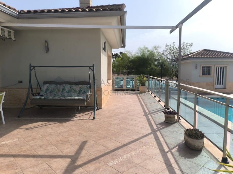 4 camera da letto Villa da affittare in Sax con piscina garage - 1.800 € (Rif: 9984543)