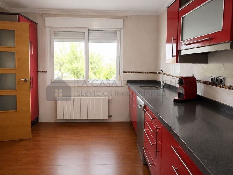 4 camera da letto Villa da affittare in Sax con piscina garage - 1.800 € (Rif: 9984543)