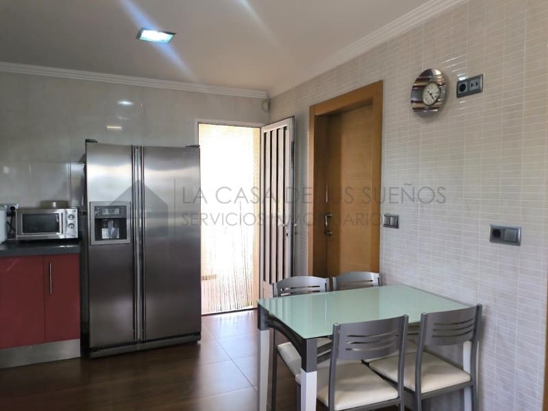 4 camera da letto Villa da affittare in Sax con piscina garage - 1.800 € (Rif: 9984543)