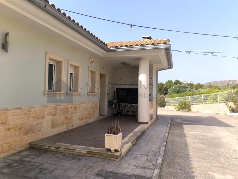 4 camera da letto Villa da affittare in Sax con piscina garage - 1.800 € (Rif: 9984543)