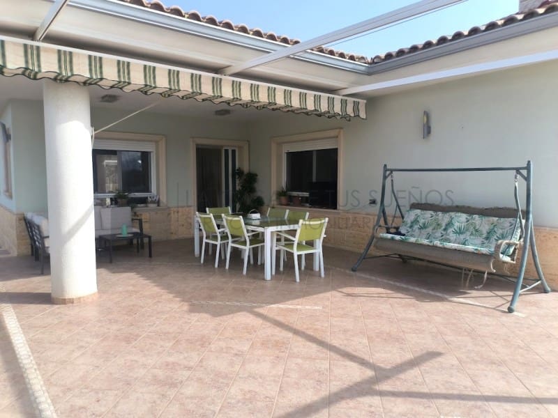 4 camera da letto Villa da affittare in Sax con piscina garage - 1.800 € (Rif: 9984543)