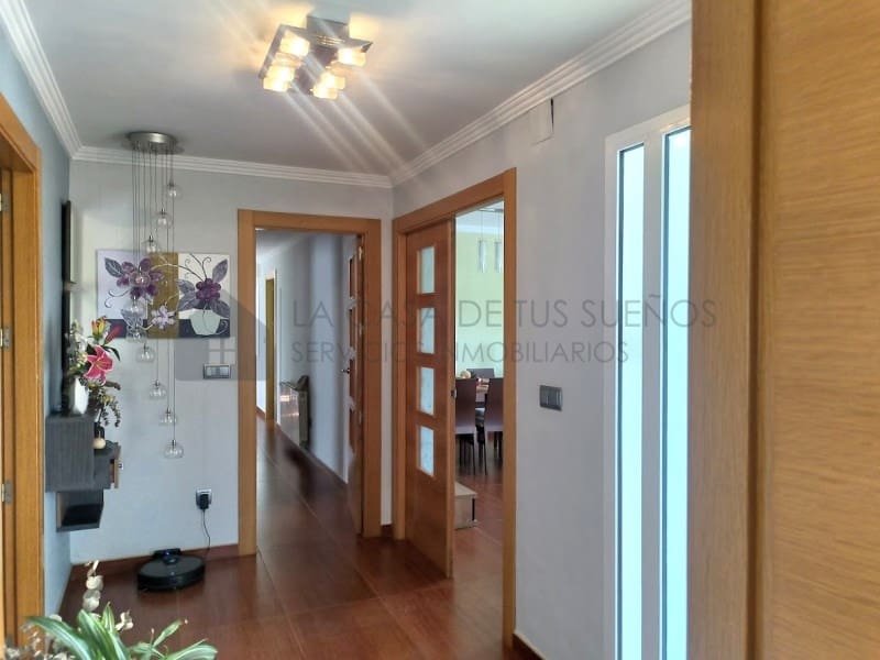 4 camera da letto Villa da affittare in Sax con piscina garage - 1.800 € (Rif: 9984543)