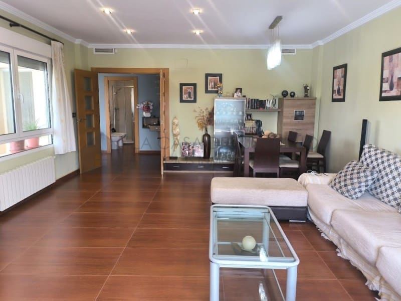 4 camera da letto Villa da affittare in Sax con piscina garage - 1.800 € (Rif: 9984543)