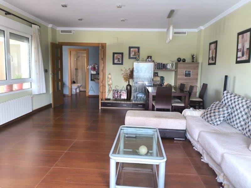 4 camera da letto Villa da affittare in Sax con piscina garage - 1.800 € (Rif: 9984543)