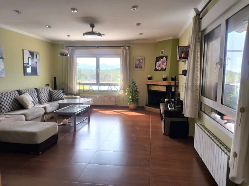 4 camera da letto Villa da affittare in Sax con piscina garage - 1.800 € (Rif: 9984543)
