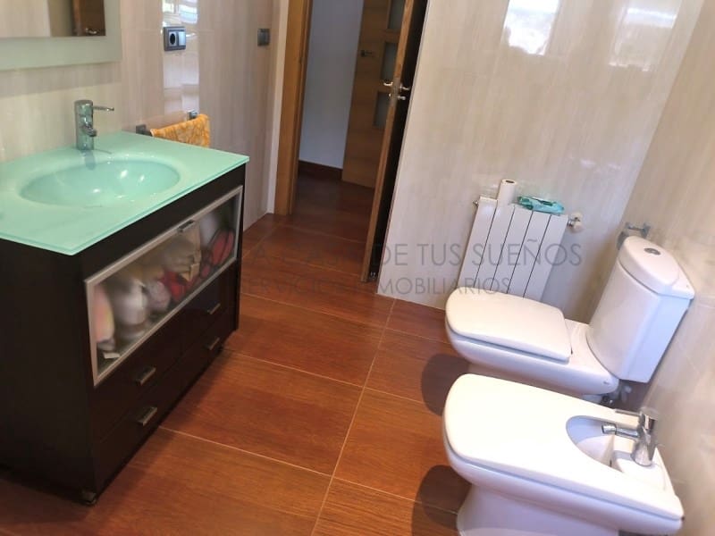 4 camera da letto Villa da affittare in Sax con piscina garage - 1.800 € (Rif: 9984543)