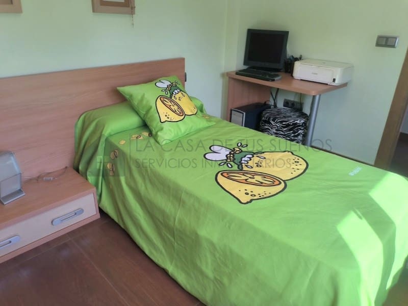 4 camera da letto Villa da affittare in Sax con piscina garage - 1.800 € (Rif: 9984543)