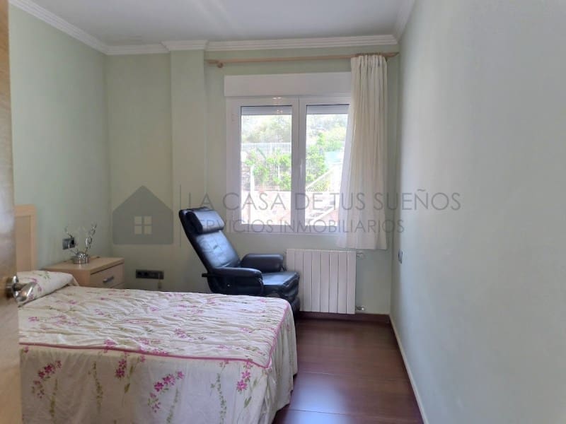 4 camera da letto Villa da affittare in Sax con piscina garage - 1.800 € (Rif: 9984543)