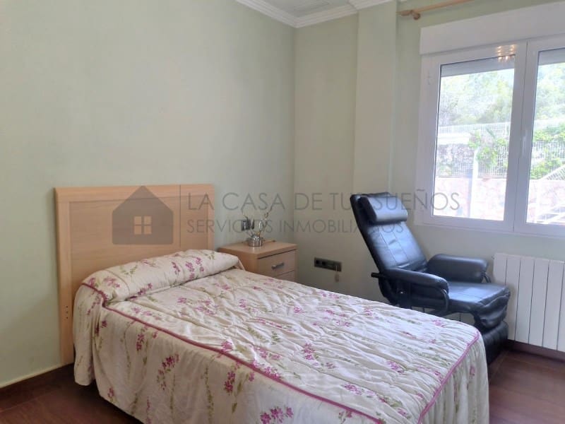4 camera da letto Villa da affittare in Sax con piscina garage - 1.800 € (Rif: 9984543)