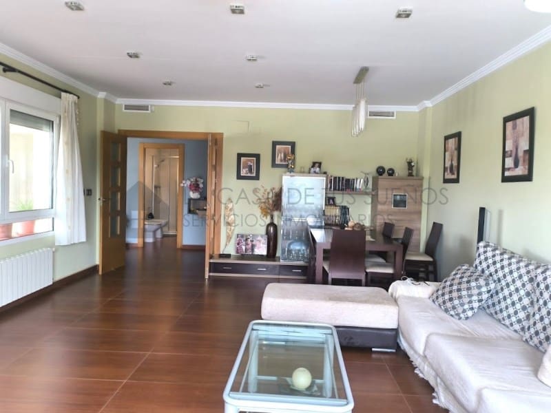 4 camera da letto Villa da affittare in Sax con piscina garage - 1.800 € (Rif: 9984543)