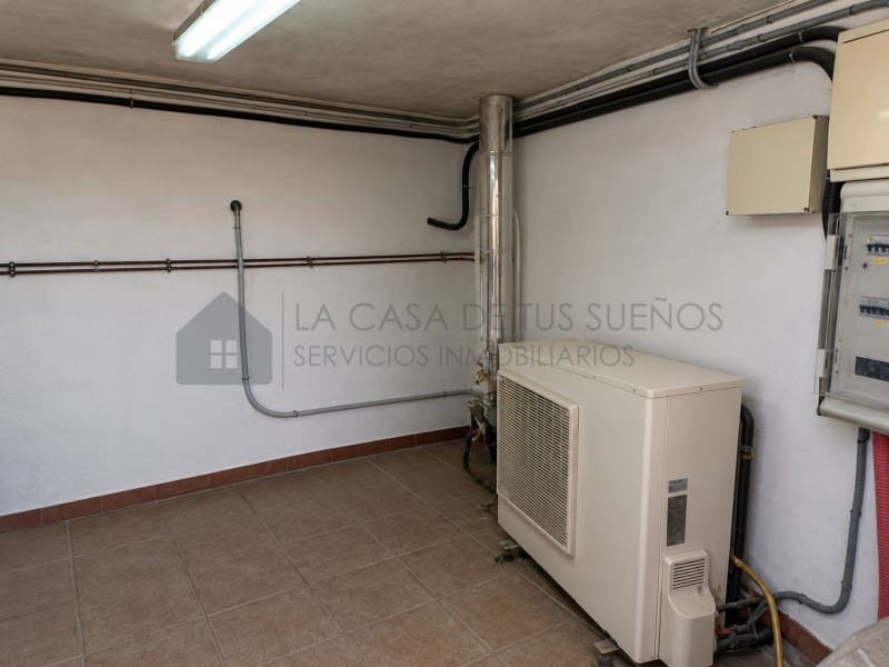 4 camera da letto Villa da affittare in Sax con piscina garage - 1.800 € (Rif: 9984543)