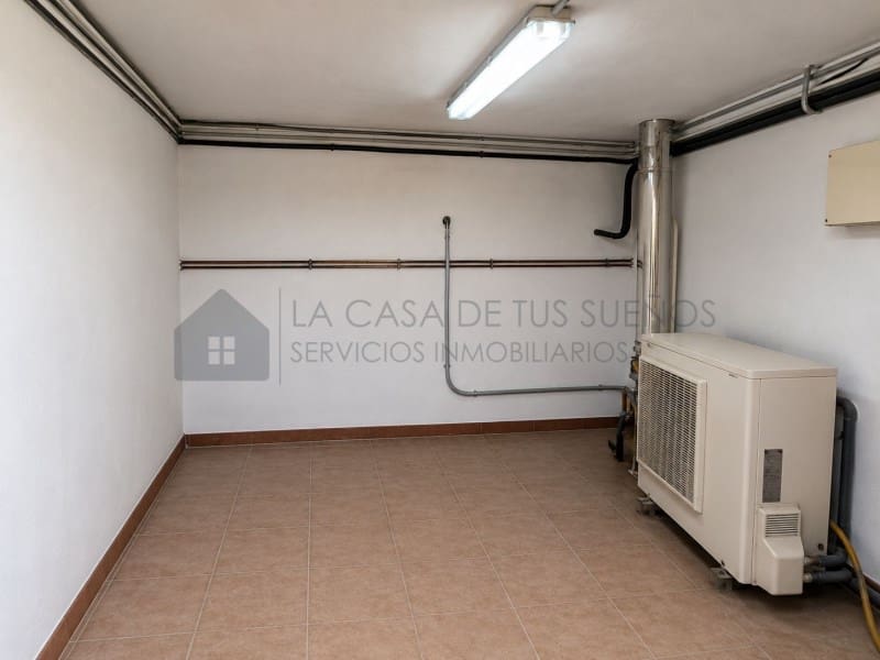 4 camera da letto Villa da affittare in Sax con piscina garage - 1.800 € (Rif: 9984543)