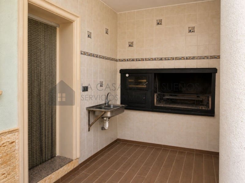 4 camera da letto Villa da affittare in Sax con piscina garage - 1.800 € (Rif: 9984543)