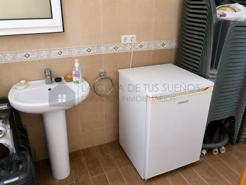 4 camera da letto Villa da affittare in Sax con piscina garage - 1.800 € (Rif: 9984543)