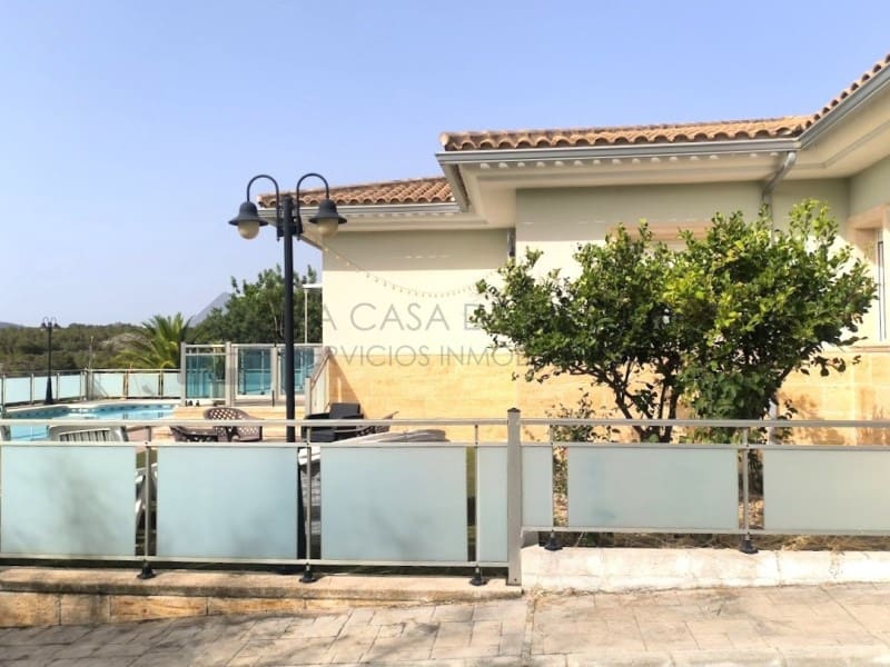 4 camera da letto Villa da affittare in Sax con piscina garage - 1.800 € (Rif: 9984543)