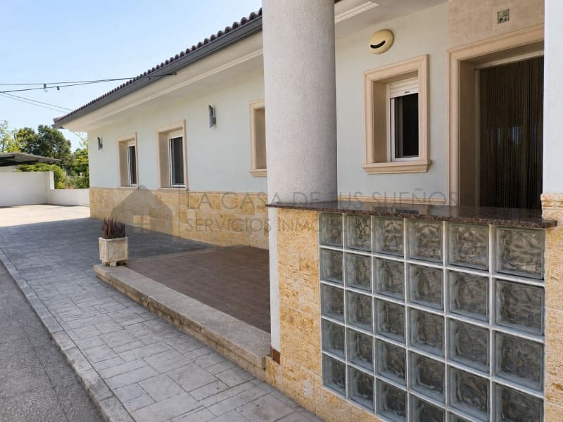4 camera da letto Villa da affittare in Sax con piscina garage - 1.800 € (Rif: 9984543)