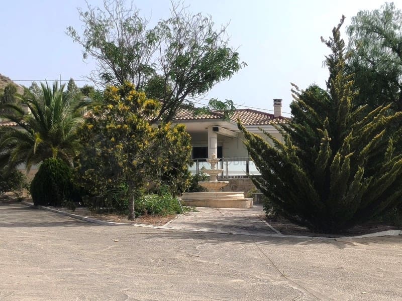 4 camera da letto Villa da affittare in Sax con piscina garage - 1.800 € (Rif: 9984543)