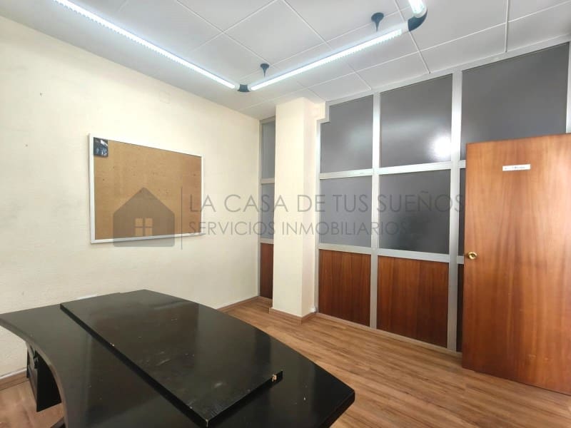 Kommersiell til salgs i Sax - € 117 000 (Ref: 9994215)