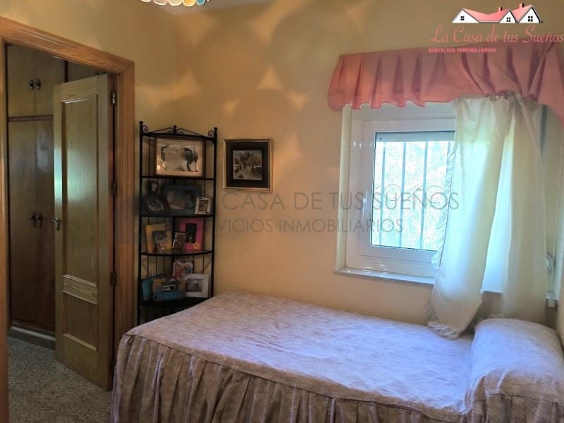 6 camera da letto Villa in vendita in Sax con piscina garage - 350.000 € (Rif: 9996771)