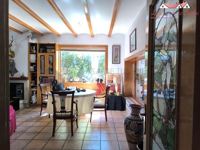 6 sypialnia Willa na sprzedaż w Sax z basenem garażem - 350 000 € (Ref: 9996771)