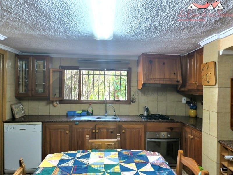 6 camera da letto Villa in vendita in Sax con piscina garage - 350.000 € (Rif: 9996771)