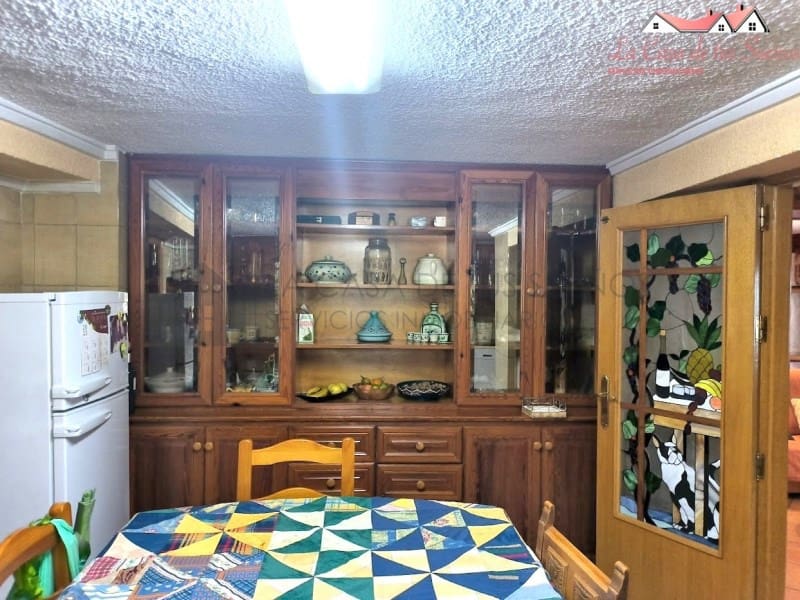 6 camera da letto Villa in vendita in Sax con piscina garage - 350.000 € (Rif: 9996771)