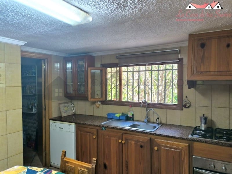 6 camera da letto Villa in vendita in Sax con piscina garage - 350.000 € (Rif: 9996771)